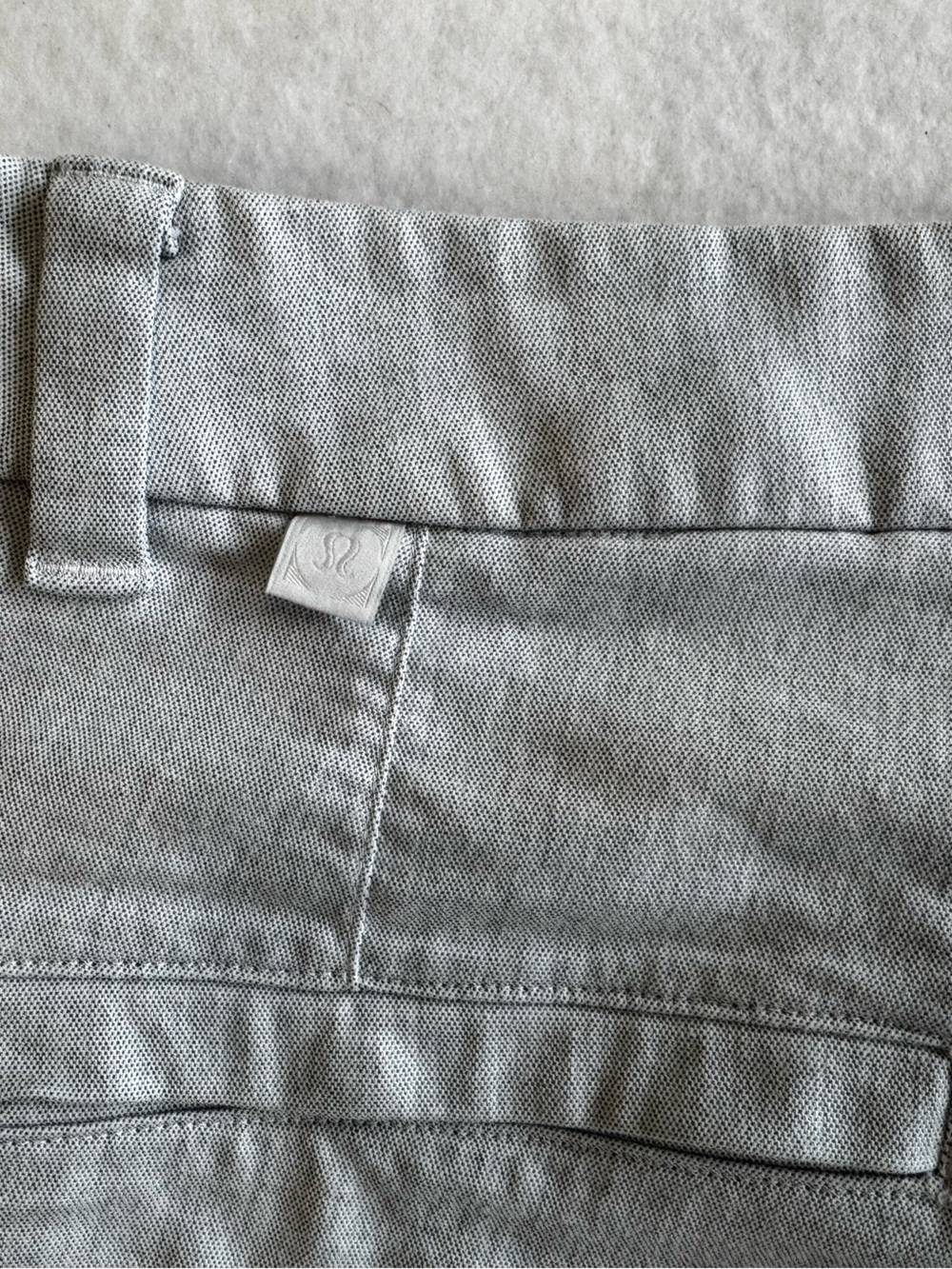 Lululemon Commission Classic-Fit Men's Light Gray Shorts Size 31” L 9” - Picture 3 of 8